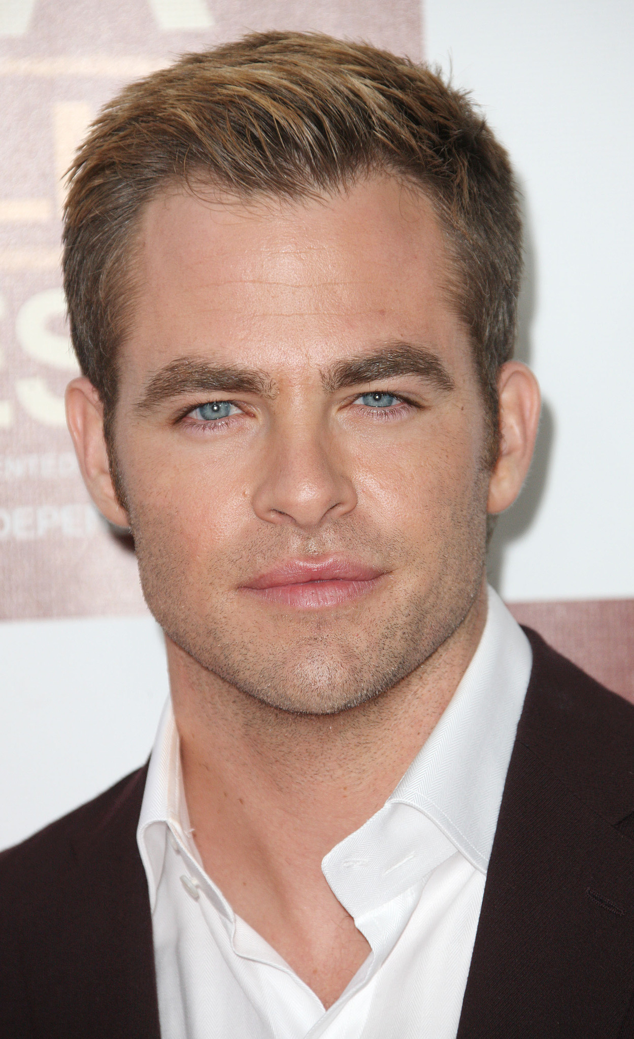 Chris Pine at event of People Like Us (2012)