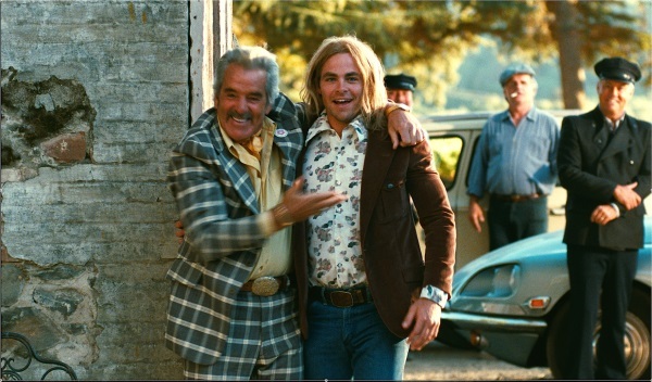 Still of Dennis Farina and Chris Pine in Bottle Shock (2008)