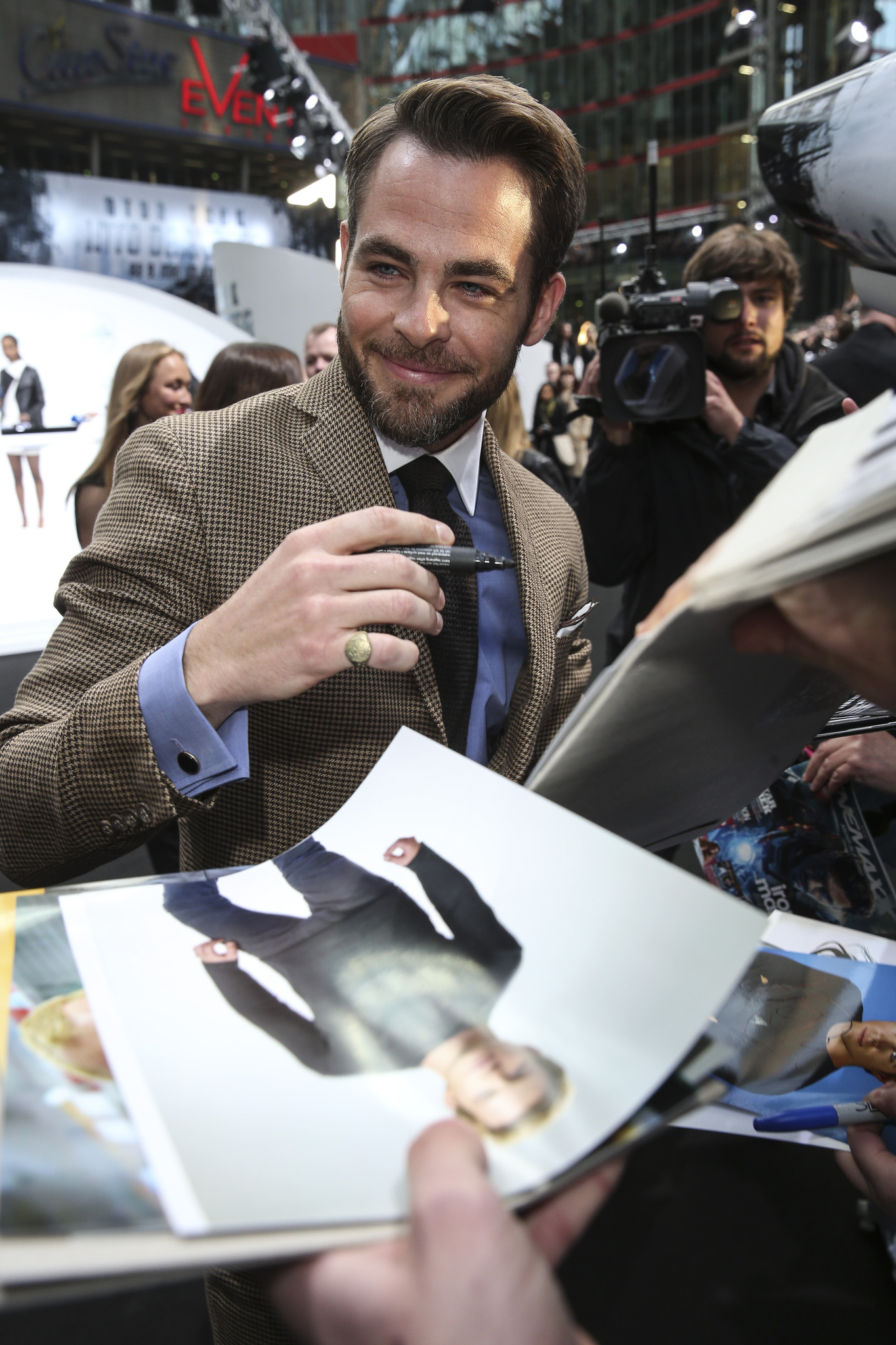 Chris Pine at event of Tolyn i tamsa. Zvaigzdziu kelias (2013)