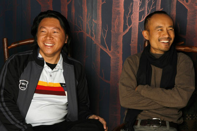 Long Nguyen and Ham Tran at event of Journey from the Fall (2006)