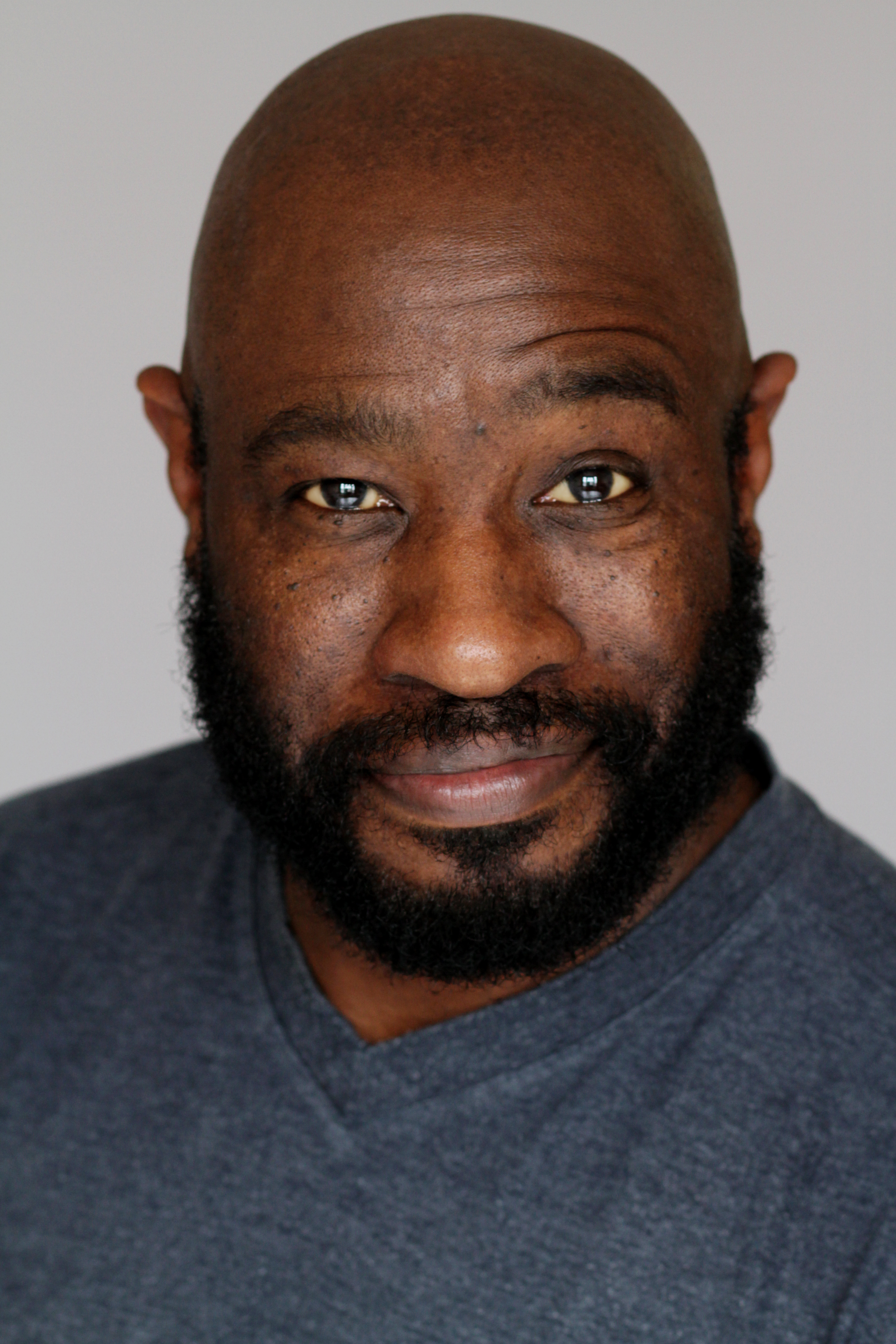 New Colour Headshot with Beard 2015.