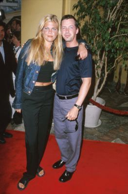 Sean Hayes and Kristen Johnston at event of The Perfect Storm (2000)