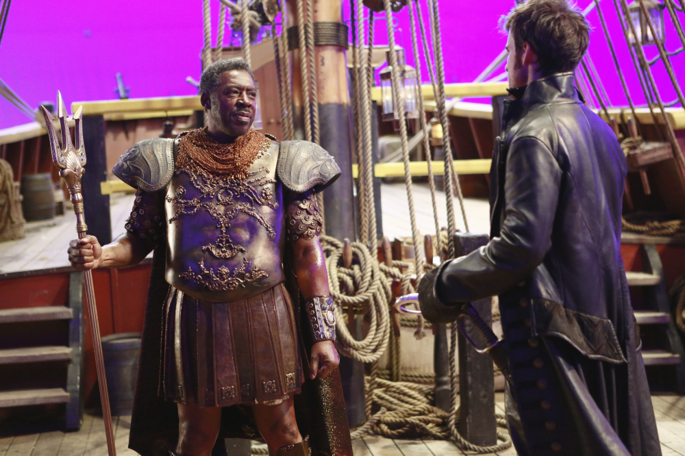 Still of Ernie Hudson and Colin O'Donoghue in Once Upon a Time (2011)