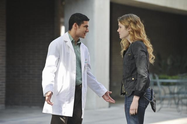 Still of Skyler Samuels and Alberto De Diego in The Nine Lives of Chloe King (2011)