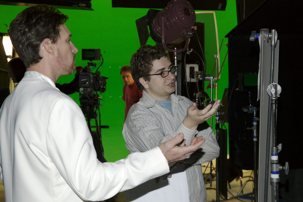 Vincent Vittorio explains the scene to Wes Bailey.