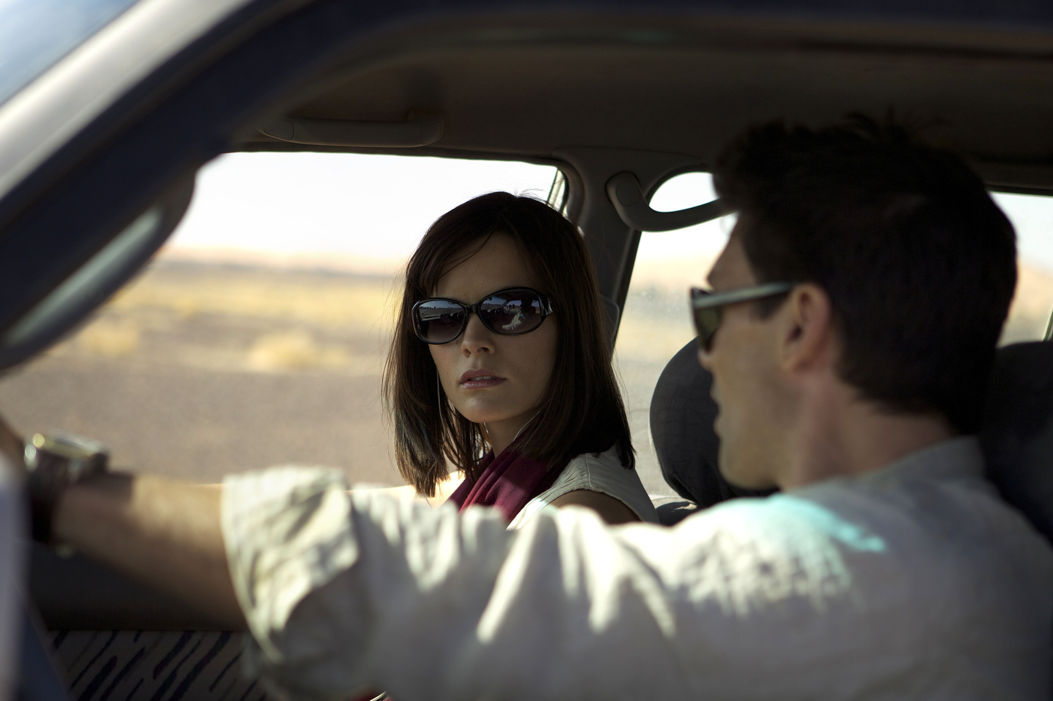 Still of Frank Grillo and Jaimie Alexander in Intersections (2013)