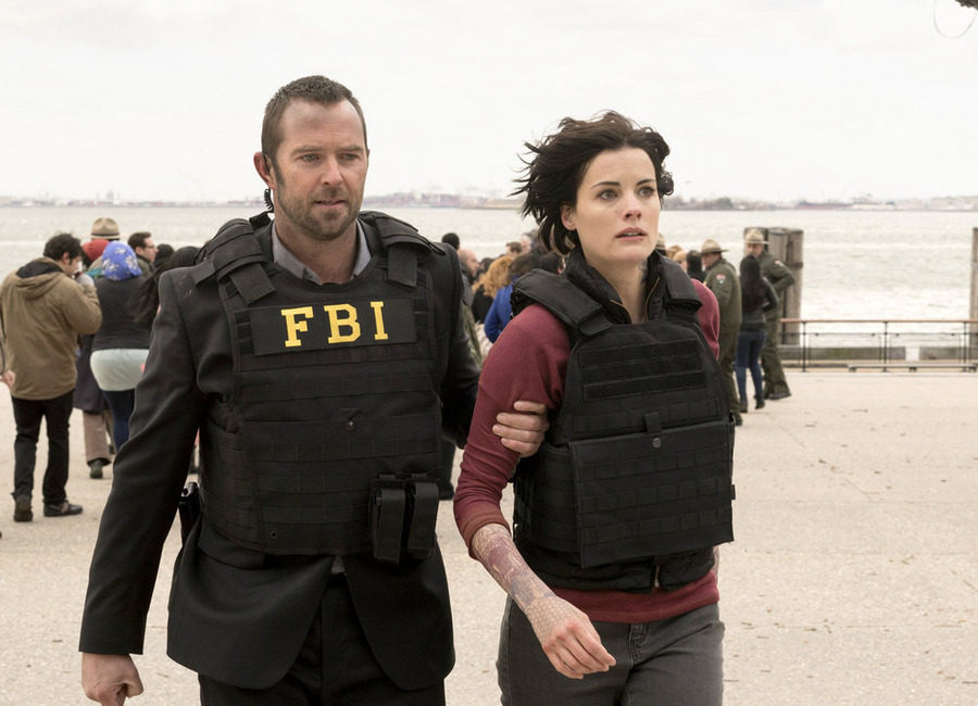 Still of Sullivan Stapleton and Jaimie Alexander in Blindspot (2015)