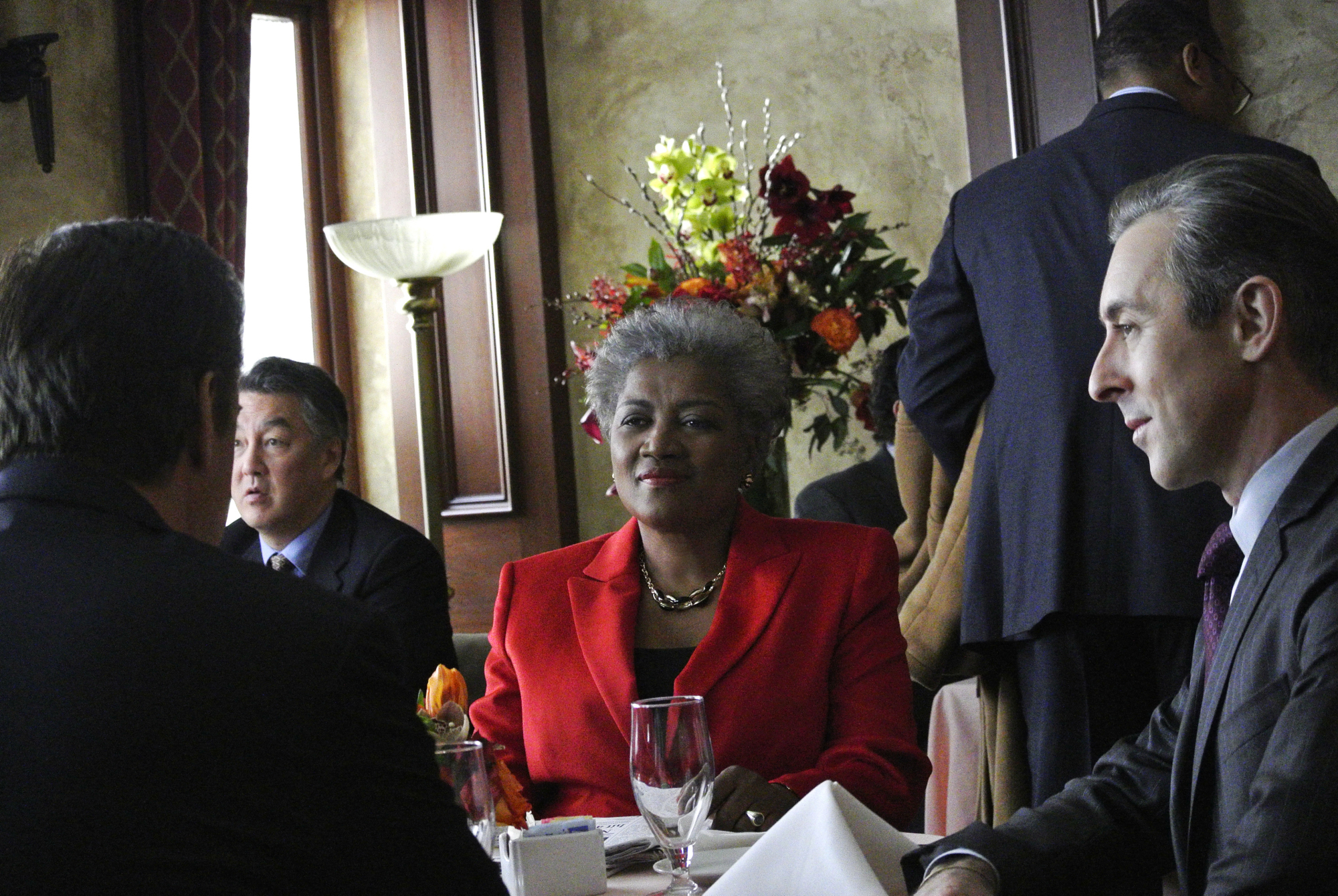 Still of Alan Cumming, Chris Noth and Donna Brazile in The Good Wife (2009)