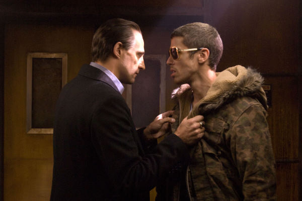 Still of Mark Strong and Toby Kebbell in RocknRolla (2008)