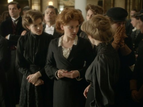 Still of Aisling Loftus and Amy Beth Hayes in Mr Selfridge (2013)