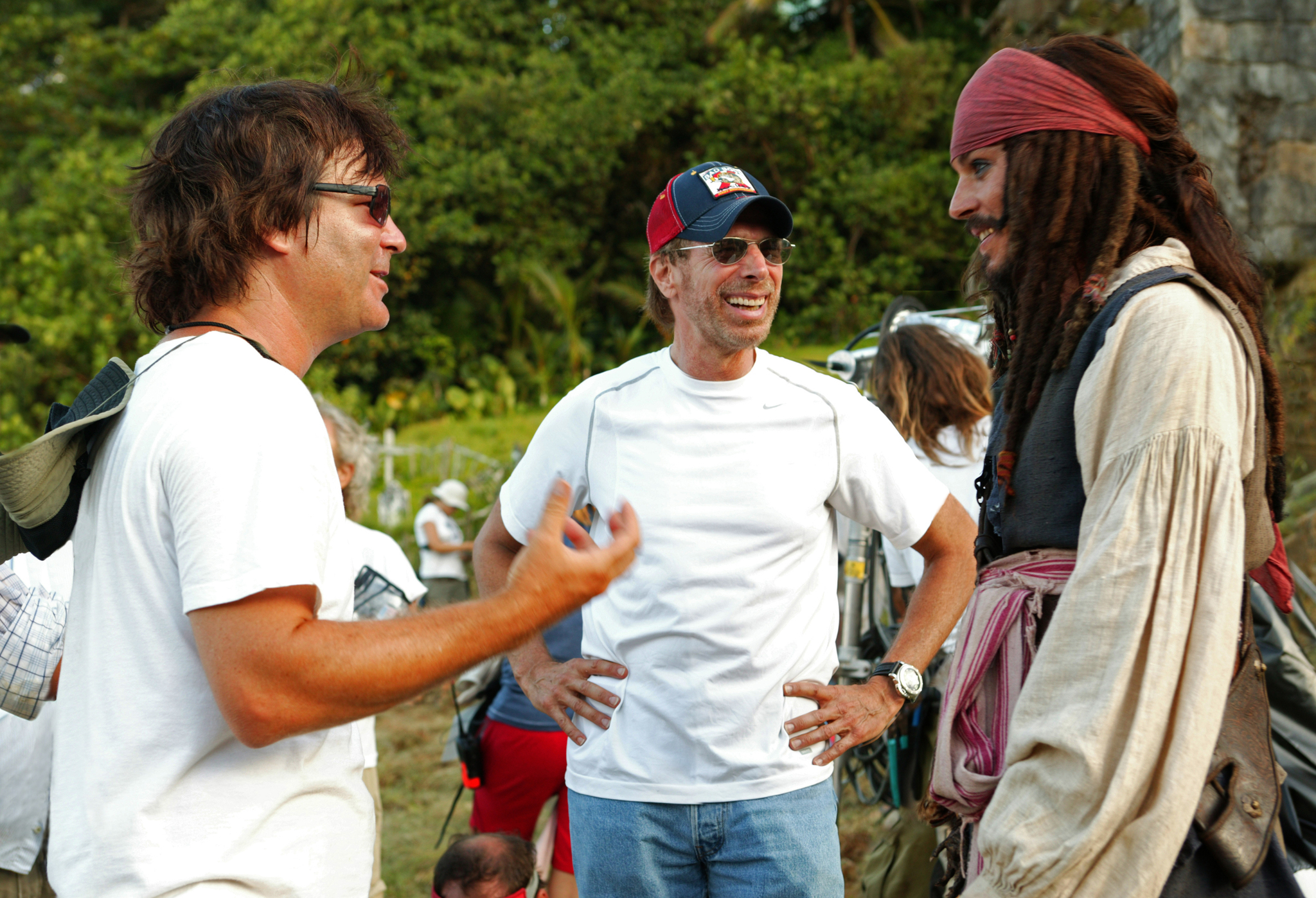 Still of Johnny Depp, Jerry Bruckheimer and Gore Verbinski in Karibu piratai: numirelio skrynia (2006)