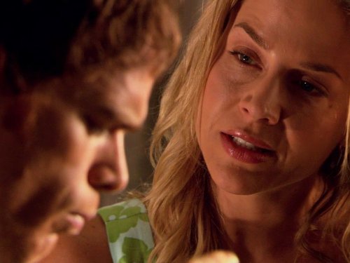 Still of Julie Benz and Michael C. Hall in Deksteris (2006)