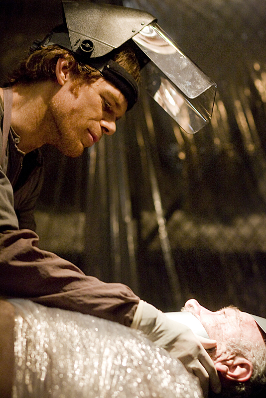 Still of Michael C. Hall and Peter Iovino in Deksteris (2006)