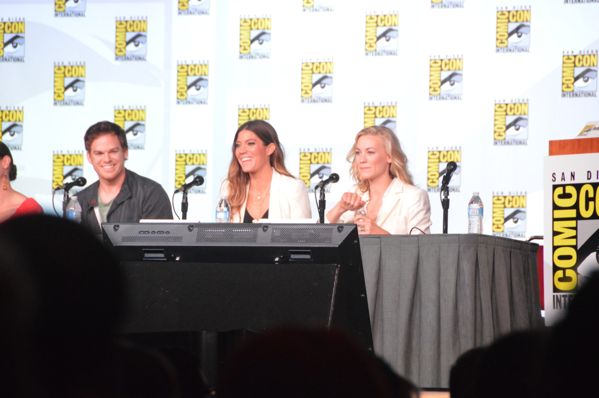 Michael C. Hall, Jennifer Carpenter and Yvonne Strahovski at event of Deksteris (2006)