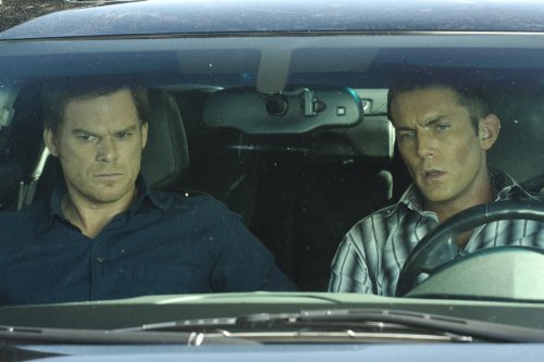 Still of Desmond Harrington and Michael C. Hall in Deksteris (2006)