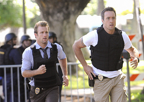 Still of Scott Caan and Alex O'Loughlin in Hawaii Five-0 (2010)