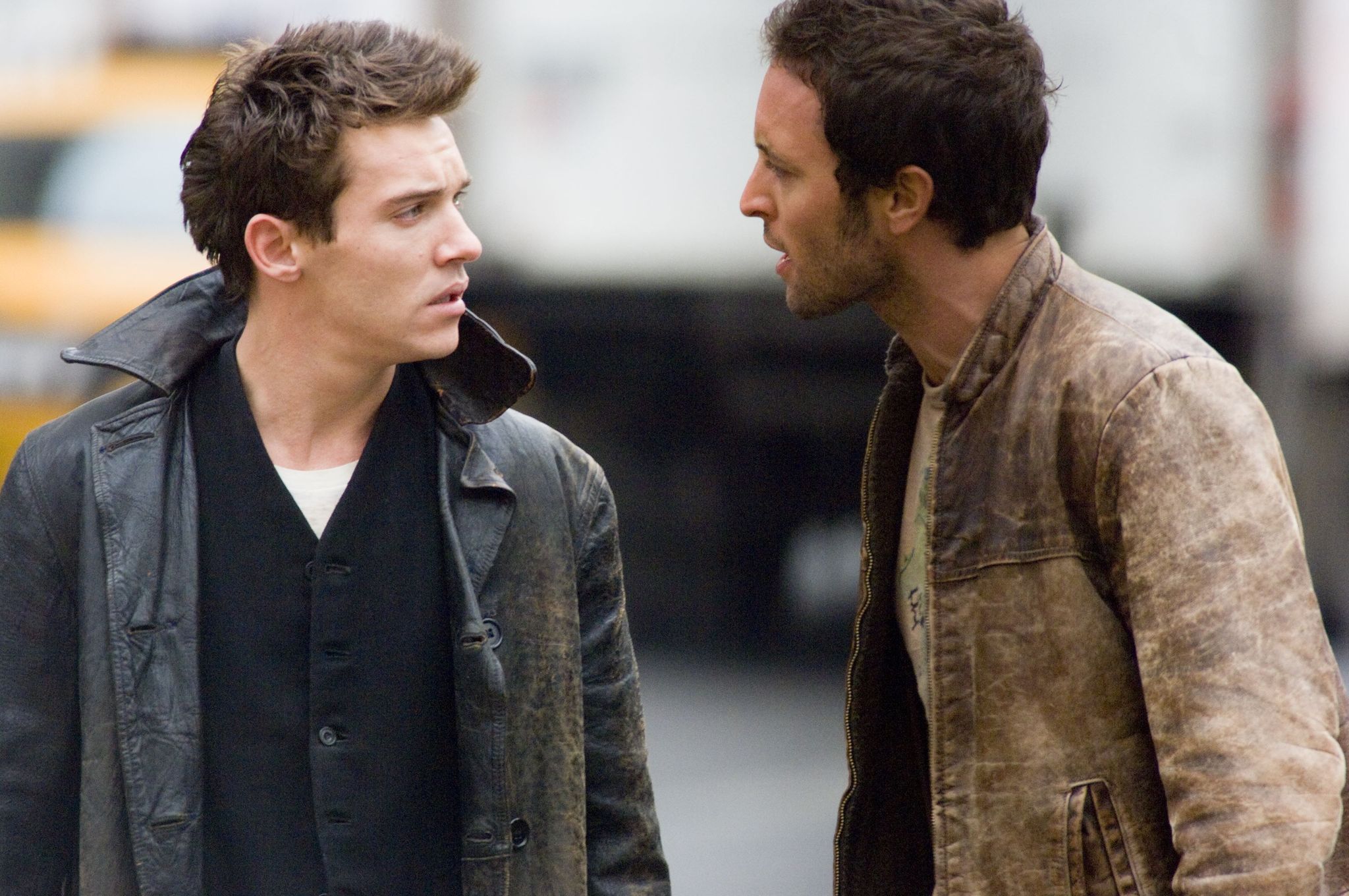 Still of Jonathan Rhys Meyers and Alex O'Loughlin in August Rush (2007)