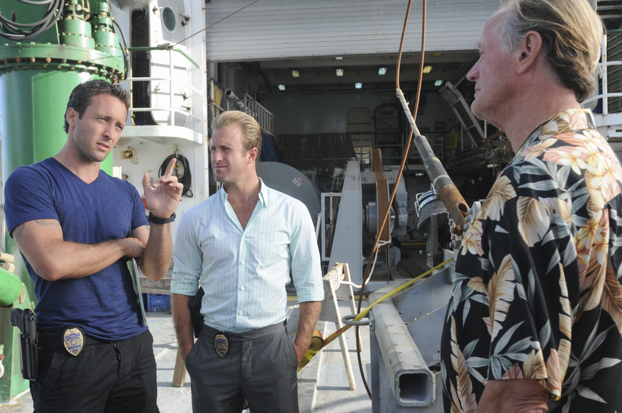 Still of Peter Fonda, Scott Caan and Alex O'Loughlin in Hawaii Five-0 (2010)