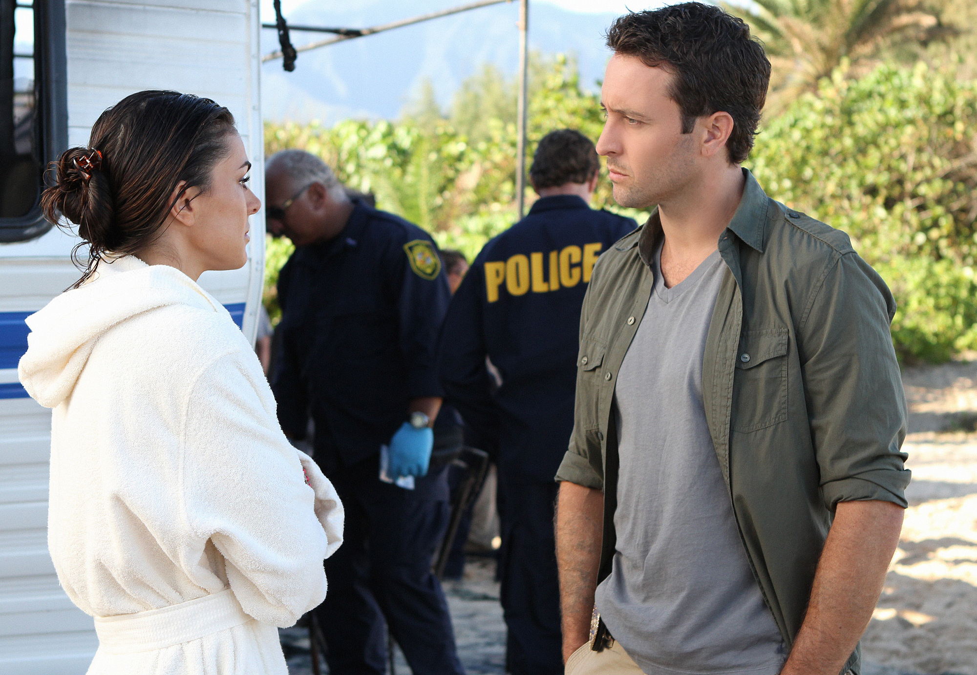 Still of Alex O'Loughlin and Serinda Swan in Hawaii Five-0 (2010)