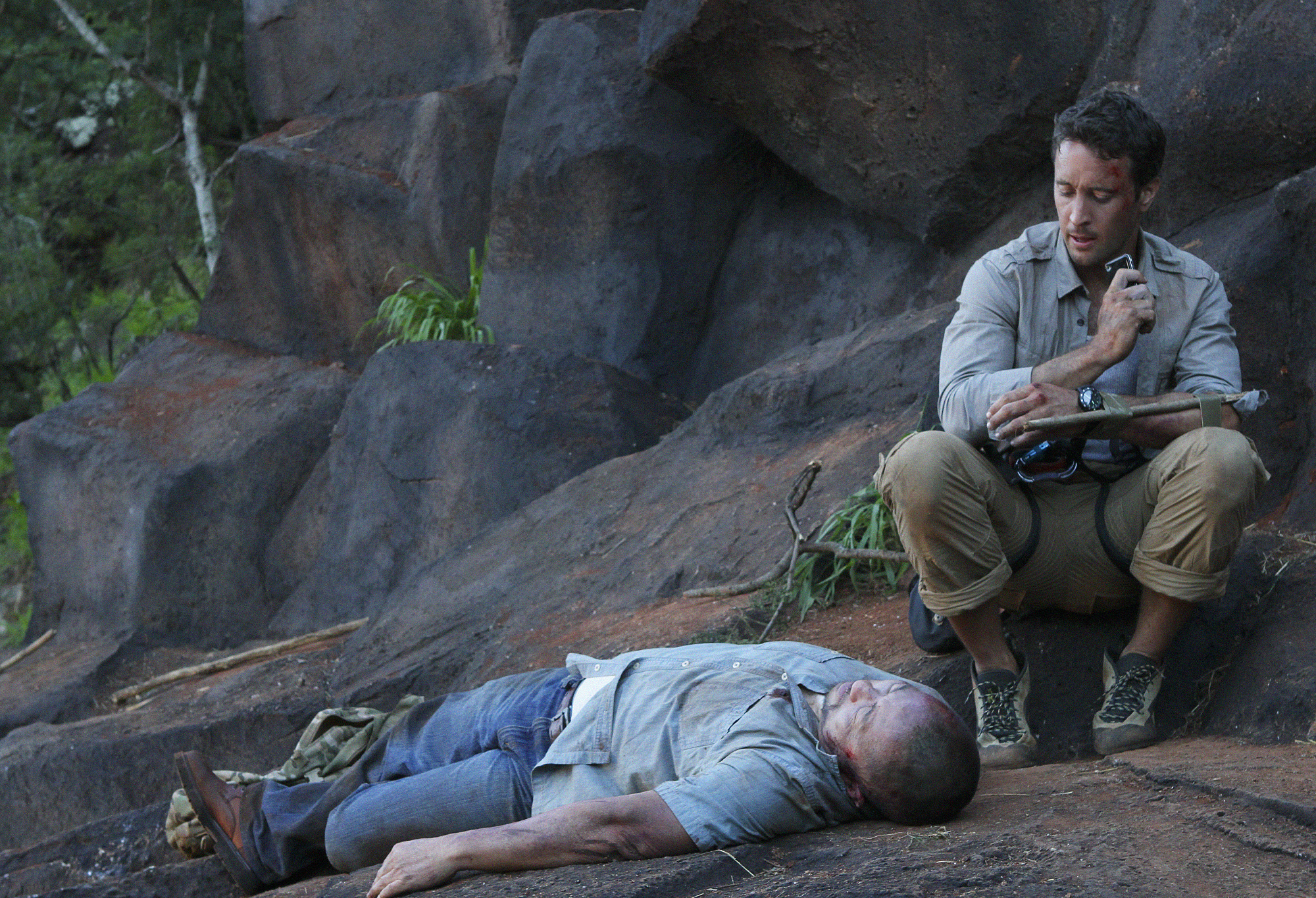 Still of Joji Yoshida and Alex O'Loughlin in Hawaii Five-0 (2010)