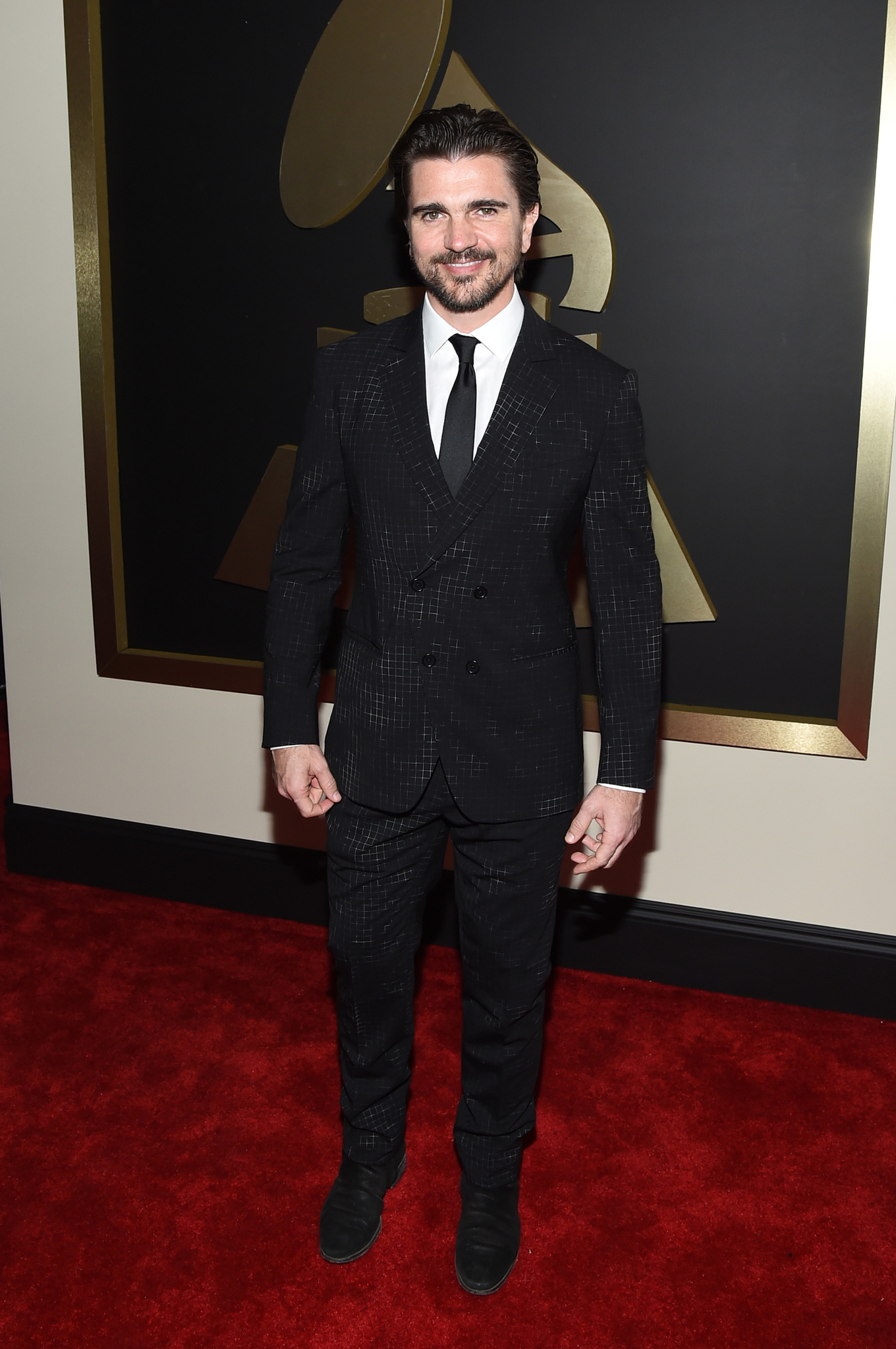 Juanes at event of The 57th Annual Grammy Awards (2015)