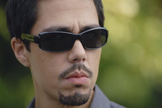 Still of Zak Santiago in V (2009)