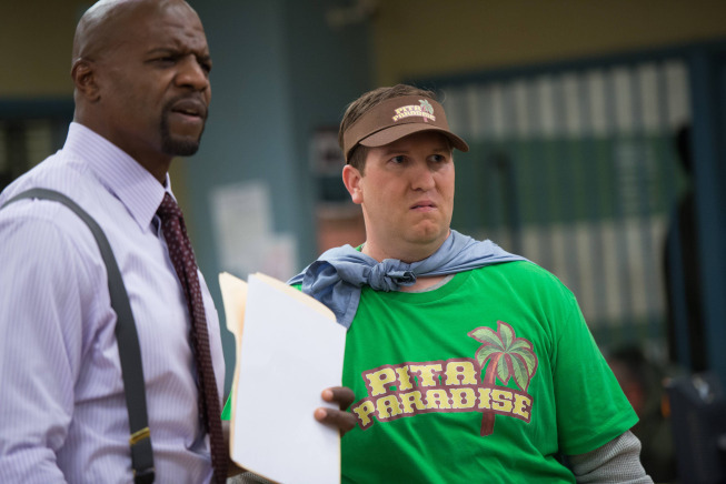 Still of Terry Crews and Nate Torrence in Brooklyn Nine-Nine (2013)