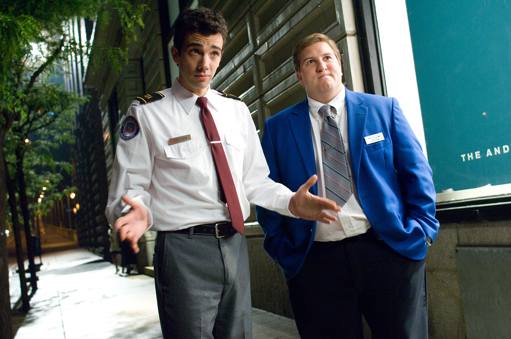 Still of Jay Baruchel and Nate Torrence in She's Out of My League (2010)