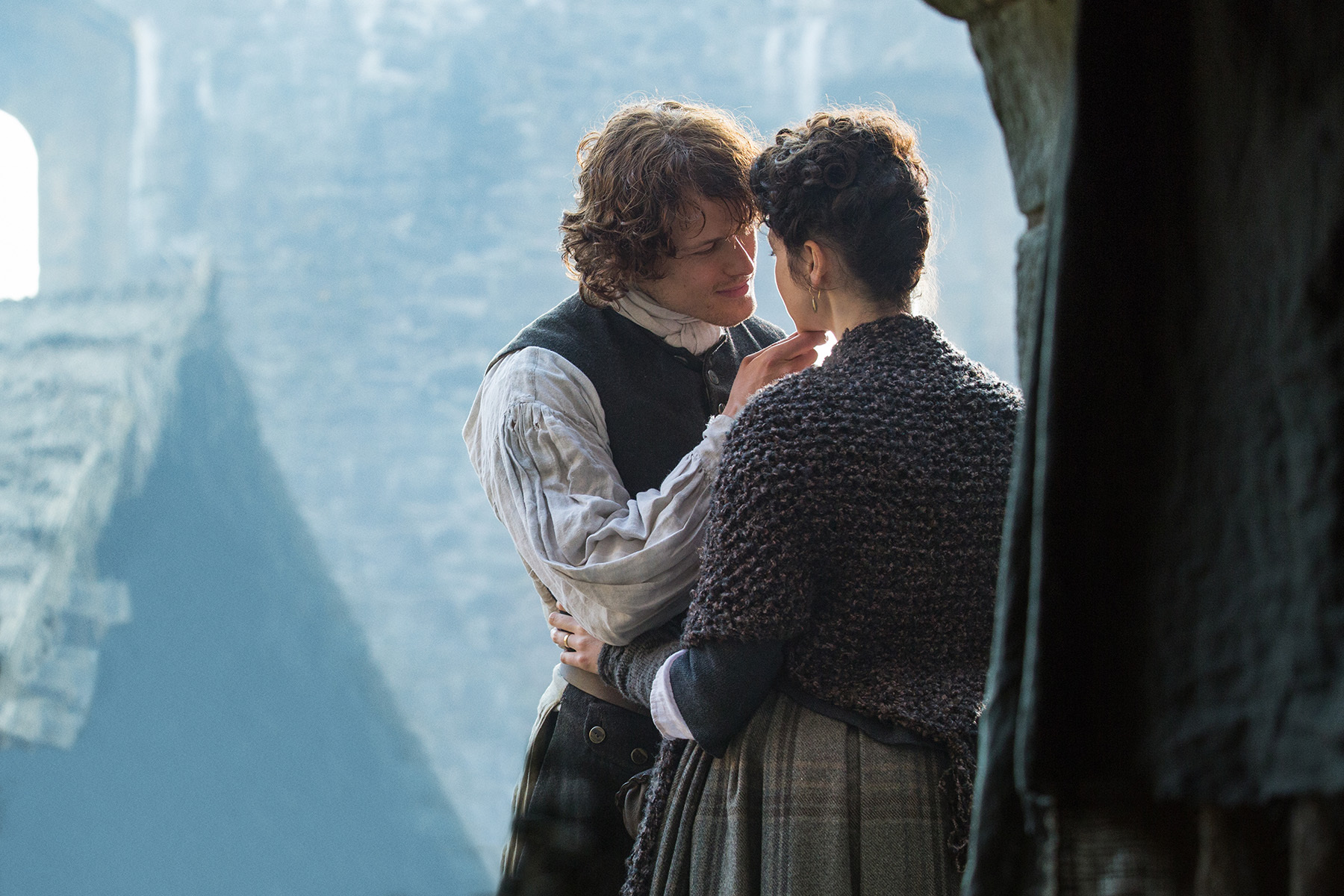 Still of Sam Heughan and Caitriona Balfe in Outlander (2014)