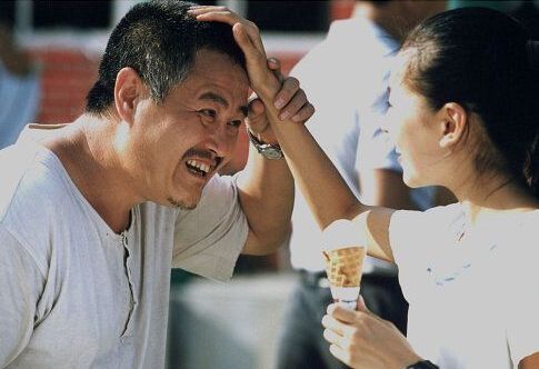 Still of Benshan Zhao and Jie Dong in Xing fu shi guang (2000)