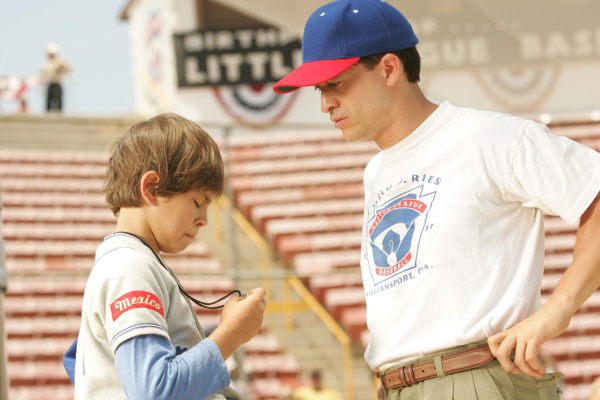 Still of Clifton Collins Jr. and Jake T. Austin in The Perfect Game (2009)