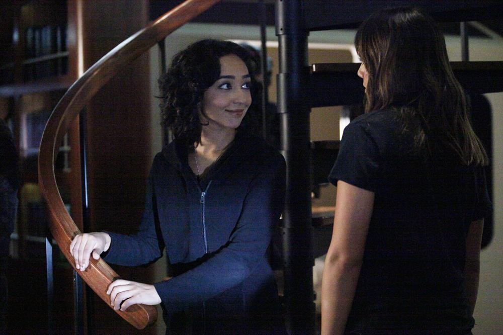 Still of Ruth Negga and Chloe Bennet in Agents of S.H.I.E.L.D. (2013)