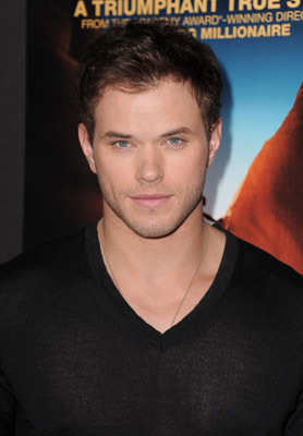 Kellan Lutz at event of 127 valandos (2010)