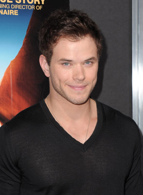 Kellan Lutz at event of 127 valandos (2010)