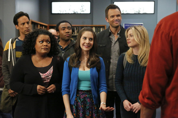 Still of Joel McHale, Yvette Nicole Brown, Alison Brie, Gillian Jacobs, Danny Pudi and Donald Glover in Community (2009)