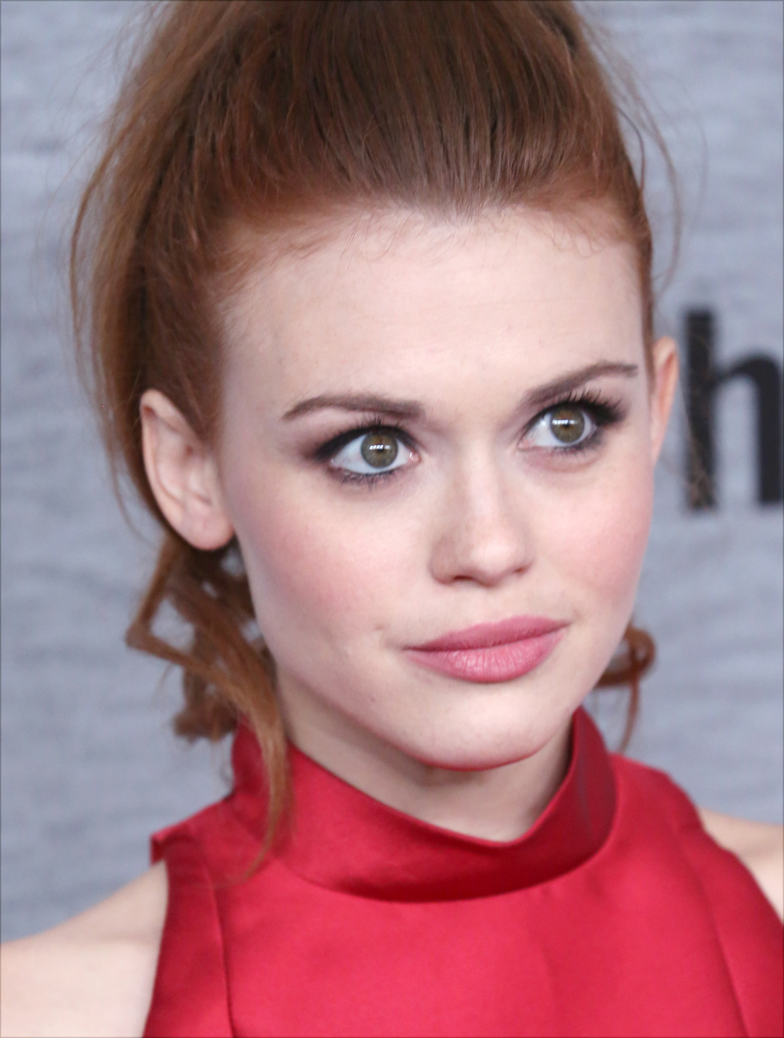 Holland Roden at event of The Leftovers (2014)