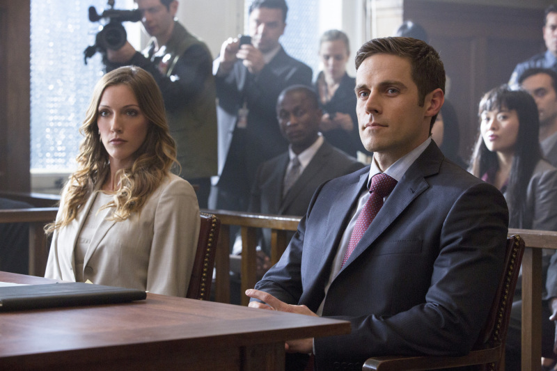 Still of Katie Cassidy and Dylan Bruce in Strele (2012)