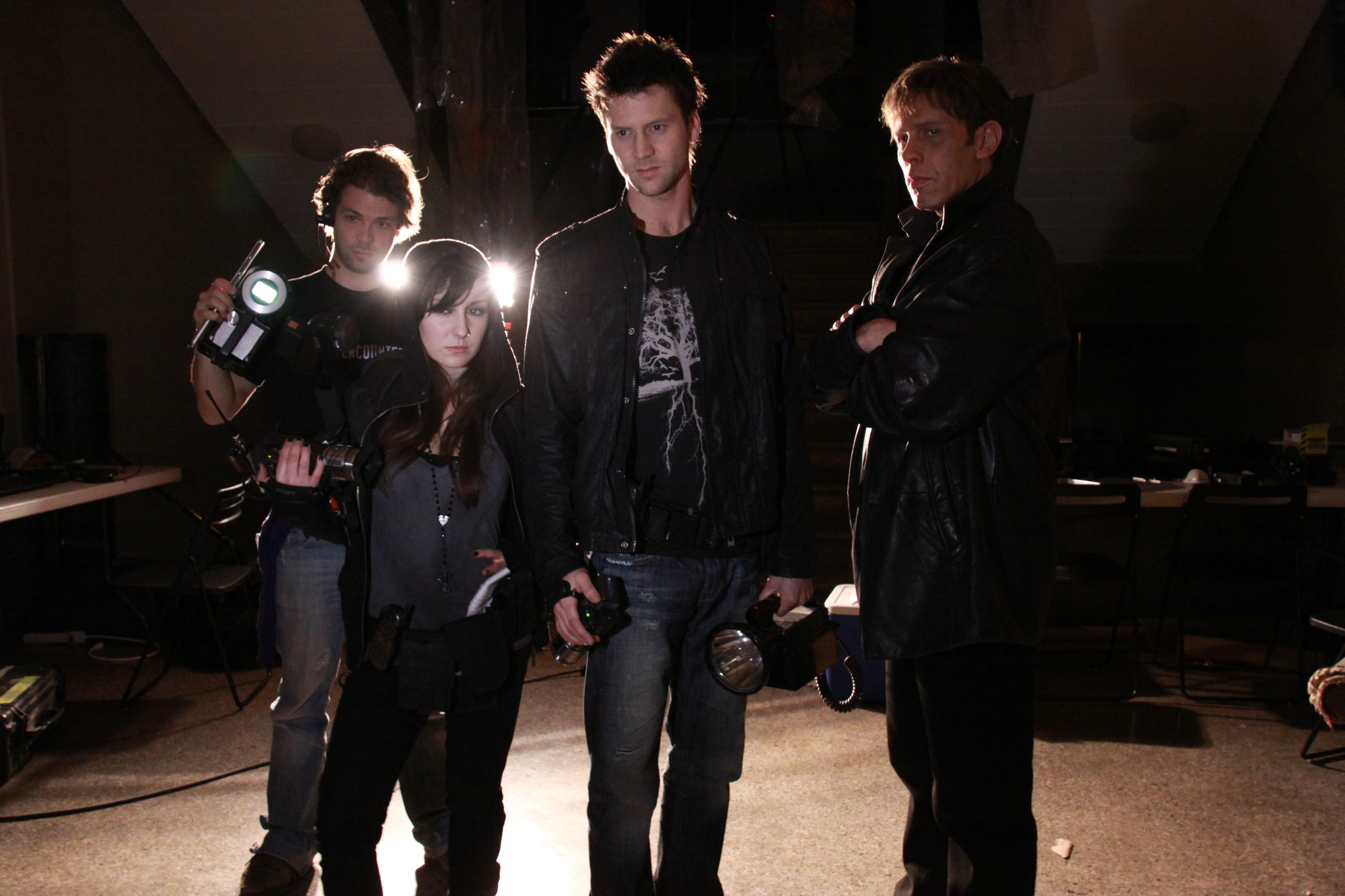 Still of Sean Rogerson, Ashleigh Gryzko and Juan Riedinger in Grave Encounters (2011)