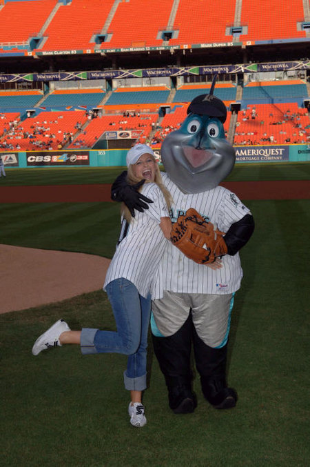 Misty throws first pitch for Florida Marlins and it is a STRIKE!