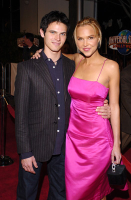 Arielle Kebbel and Tad Hilgenbrink at event of Meet the Fockers (2004)