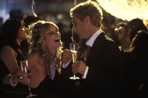 Still of Jude Law and Sienna Miller in Alfie (2004)