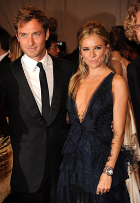 Jude Law and Sienna Miller