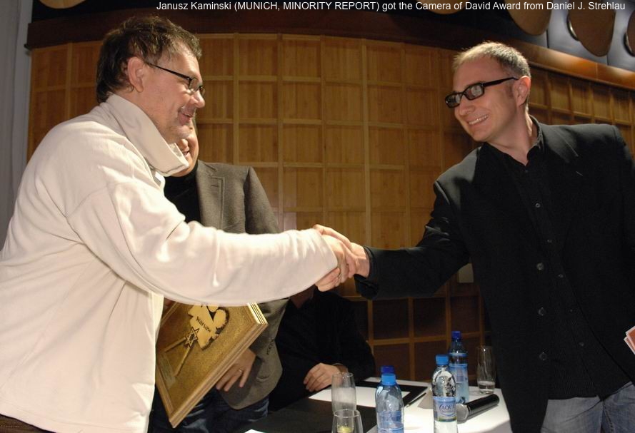Daniel J. Strehlau handed his Camera of David Award`2006 to Janusz Kaminski for MUNICH.