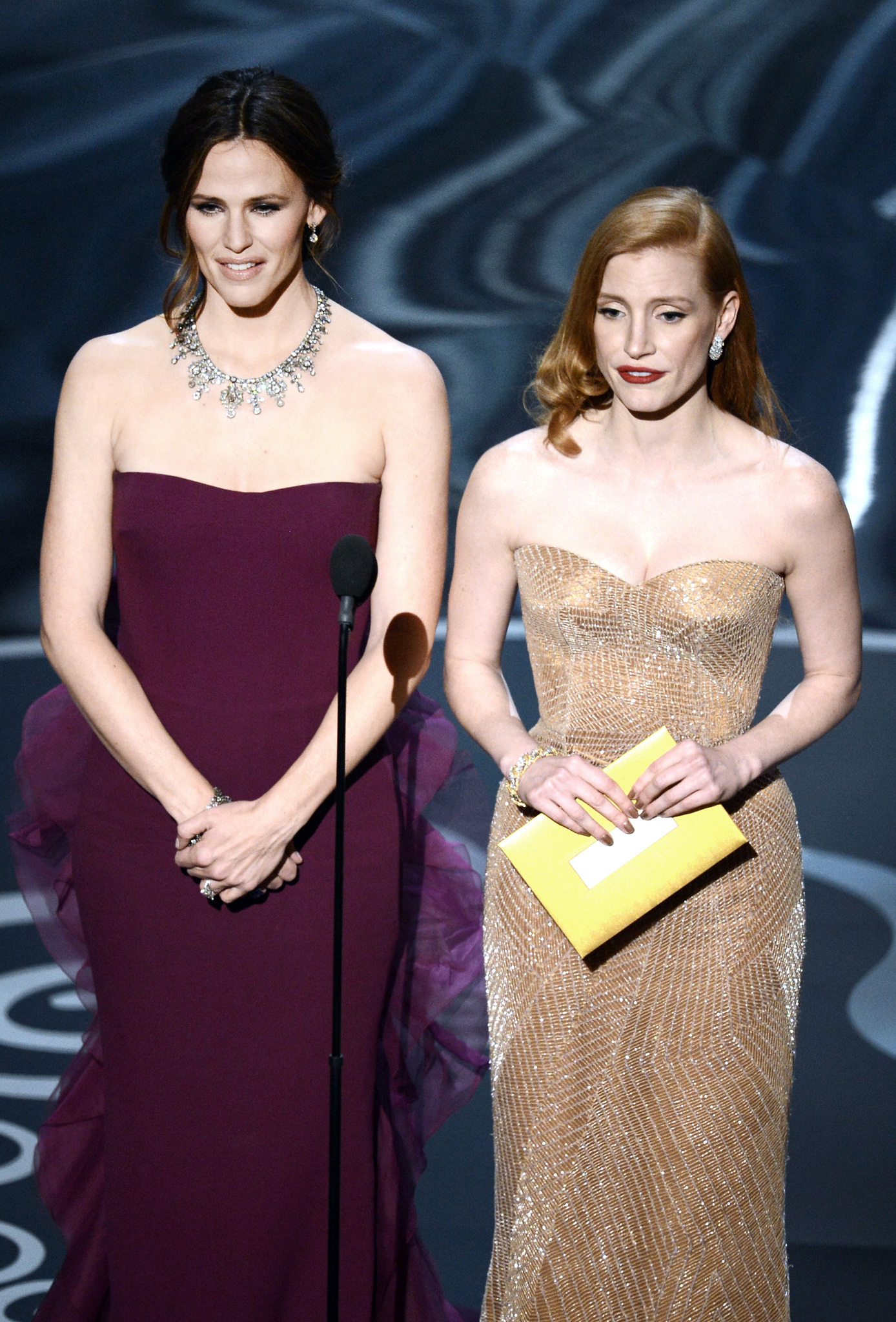 Jennifer Garner and Jessica Chastain at event of The Oscars (2013)