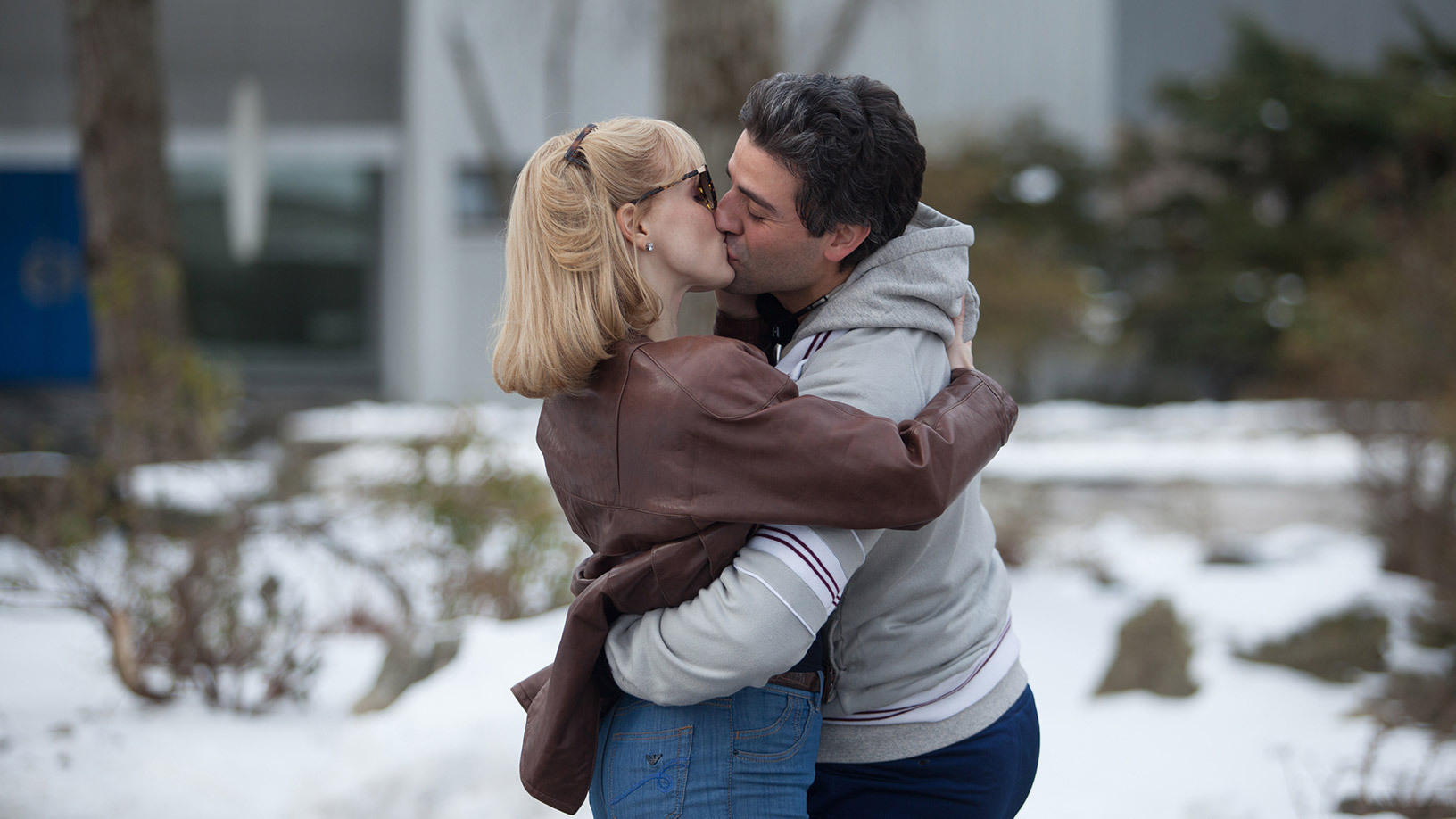 Still of Oscar Isaac and Jessica Chastain in A Most Violent Year (2014)