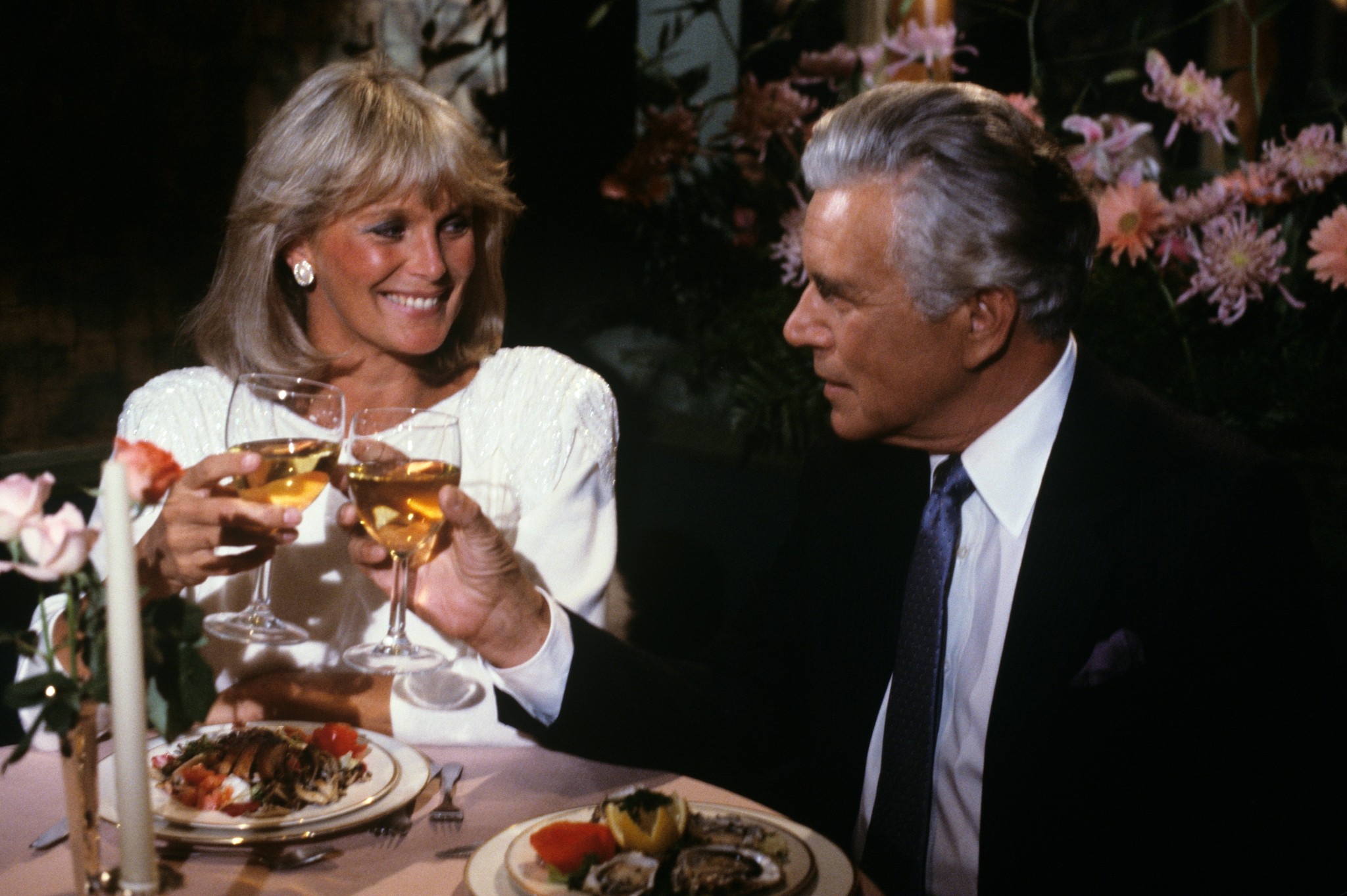 Still of John Forsythe and Linda Evans in Dynasty (1981)