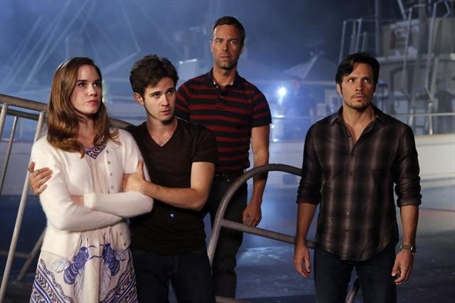 Still of JR Bourne, Nick Wechsler, Connor Paolo and Christa B. Allen in Kerstas (2011)