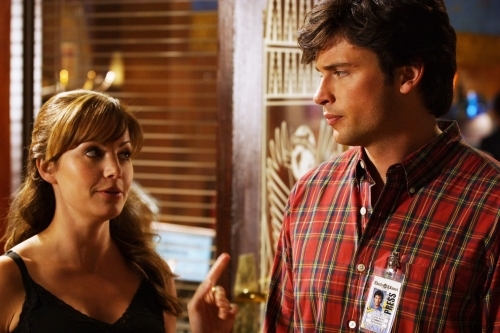 Still of Tom Welling and Erica Durance in Smallville (2001)