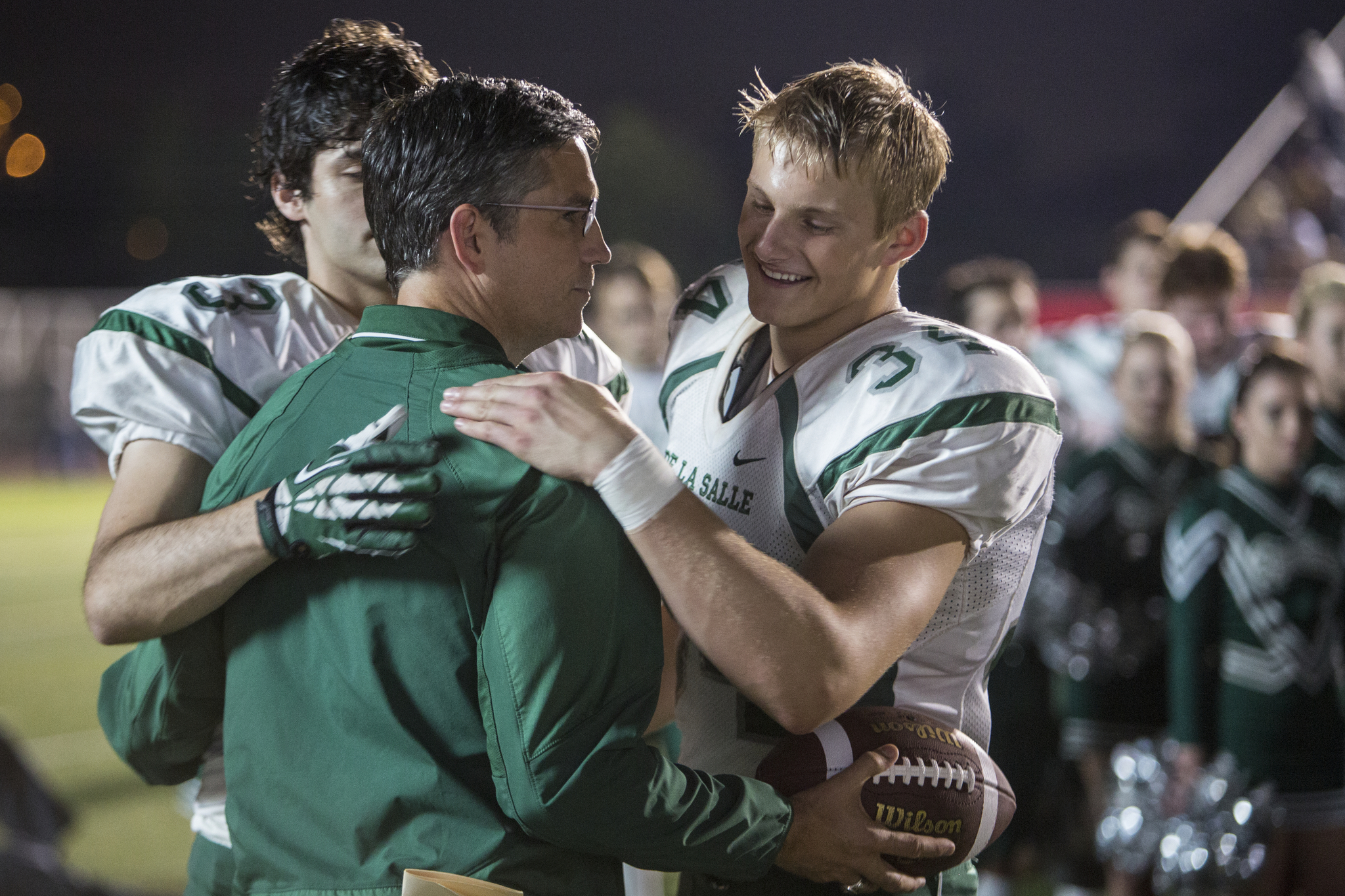 Still of Jim Caviezel, Alexander Ludwig and Matthew Daddario in When the Game Stands Tall (2014)