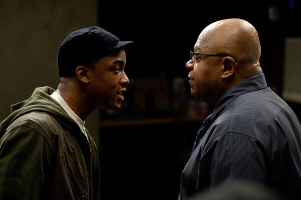 Still of Charles S. Dutton and Collins Pennie in Tapti zvaigzde (2009)